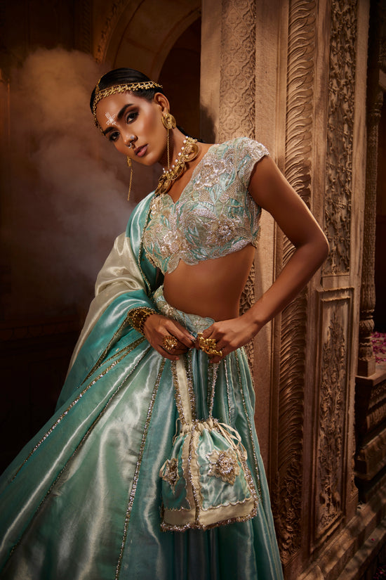 Neeravi